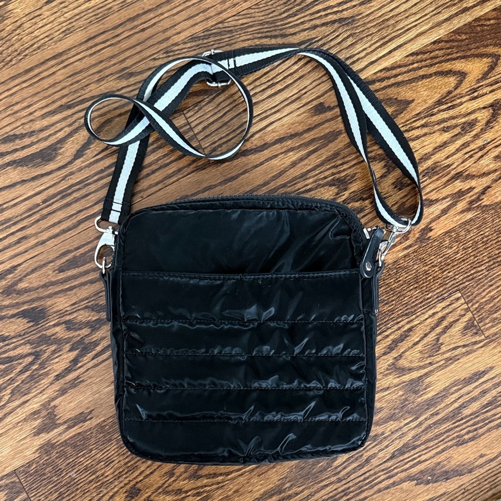 Sondra Roberts Squared Women Puffy Black Crossbody Bag Pockets